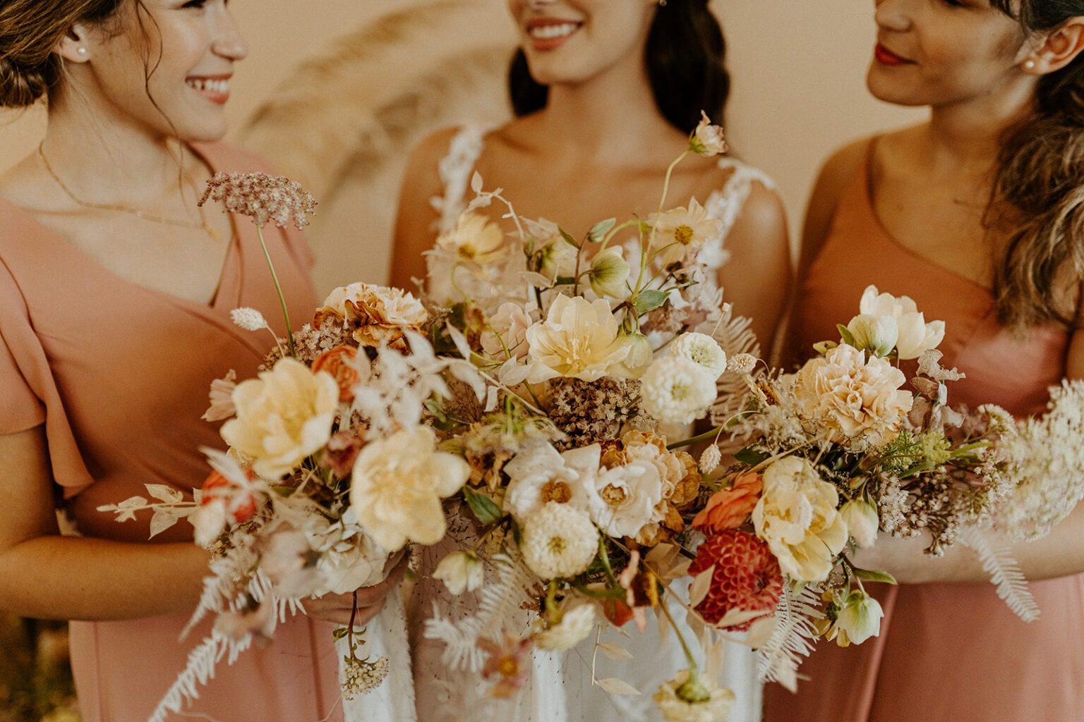 Neutral Bridesmaid bouquets