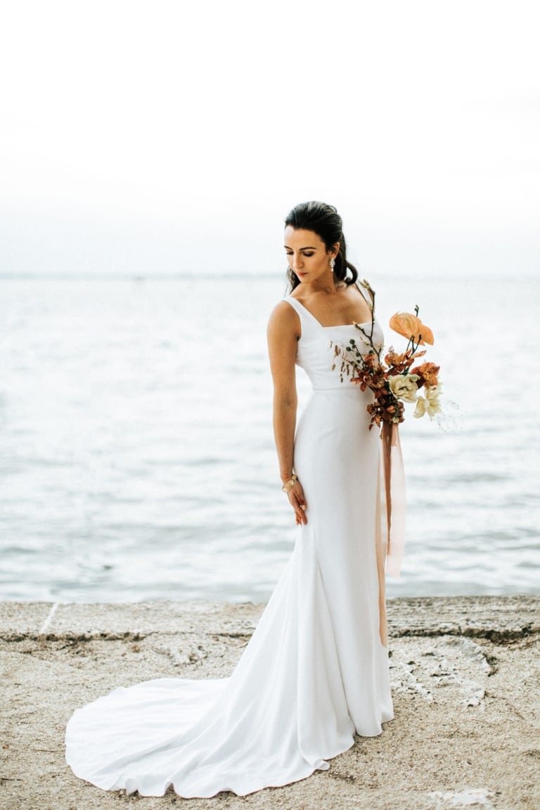 modern minimalist wedding bride in Vizcaya